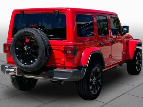 Certified 2025 Jeep Wrangler Unlimited Sahara w/ Safety Group AWD/4WD image 12