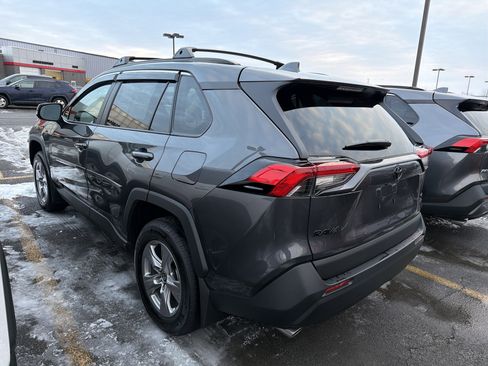 Used 2025 Toyota RAV4 XLE image 5