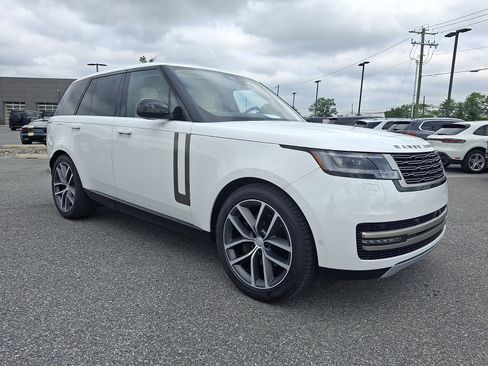 Used 2025 Land Rover Range Rover SE AWD/4WD image 6