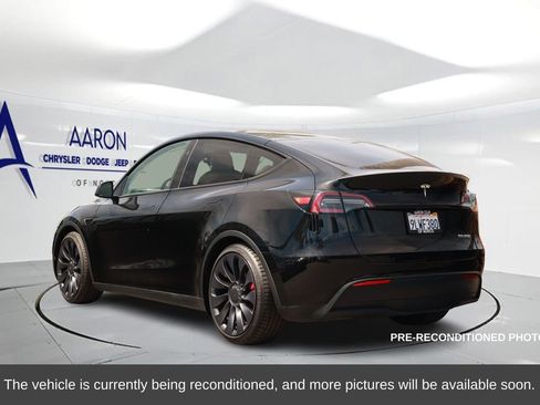 Used 2024 Tesla Model Y Performance image 2