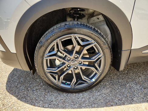 Used 2026 Nissan Kicks SR w/ SR Premium Package FWD image 11