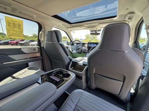 Used 2023 Lincoln Navigator L Black Label AWD/4WD image 48