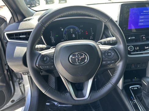 Used 2024 Toyota Corolla Cross AWD Hybrid w/ Convenience Package image 18