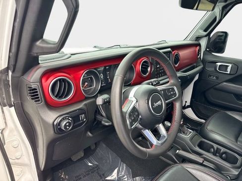 Used 2023 Jeep Gladiator Rubicon w/ LED Lighting Group AWD/4WD image 18