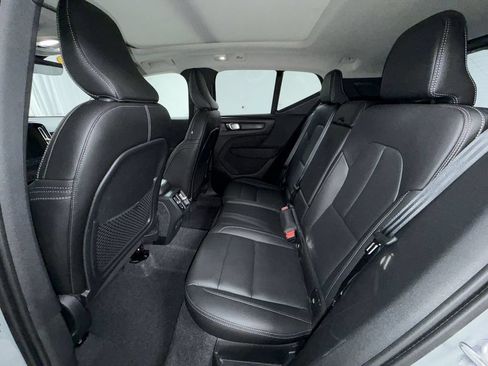 Used 2025 Volvo XC40 B5 Core AWD/4WD image 13