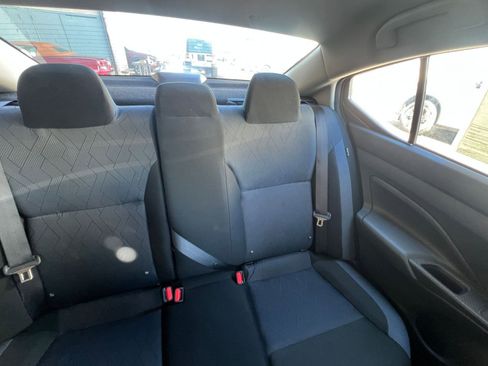 Used 2025 Nissan Versa SV image 37