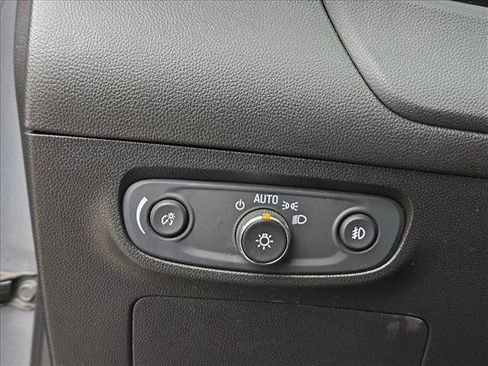 Used 2021 Buick Encore GX Select image 10
