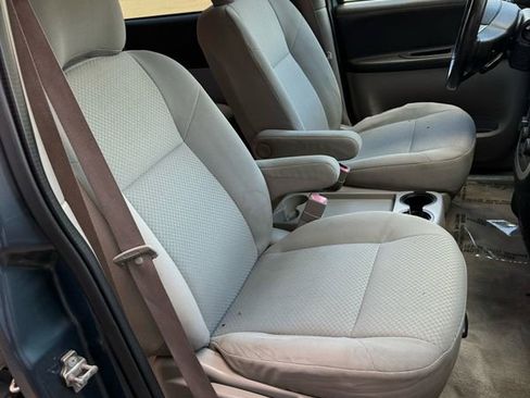 Used 2005 Pontiac Montana SV6 image 14