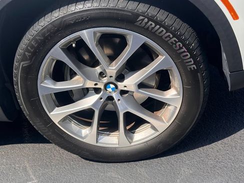 Used 2024 BMW X5 xDrive40i w/ Parking Assistance Package AWD/4WD image 4