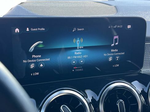 Used 2022 Mercedes-Benz GLB 250 4MATIC image 13