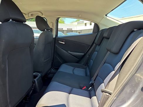 Used 2019 Toyota Yaris LE FWD image 14