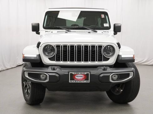 Used 2024 Jeep Wrangler Unlimited Sahara w/ Technology Group AWD/4WD image 12