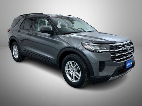 New 2026 Ford Explorer Active image 3