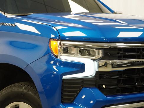 Certified 2022 Chevrolet Silverado 1500 LT AWD/4WD image 32