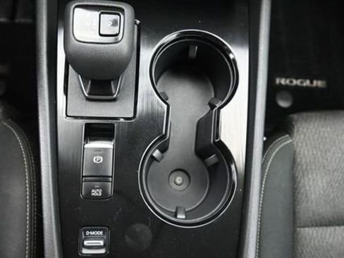 Used 2024 Nissan Rogue SV FWD image 17