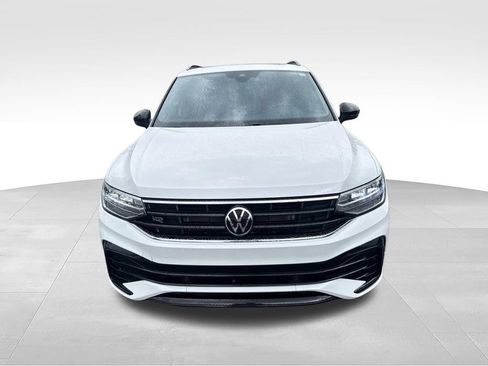 Used 2022 Volkswagen Tiguan SE R-Line FWD image 2