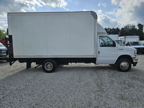 Used 2022 Ford E-450 and Econoline 450 Super Duty w/ Power Windows & Locks Group RWD image 6