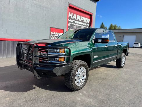 Used 2015 Chevrolet Silverado 2500 High Country w/ Duramax Plus Package image 7