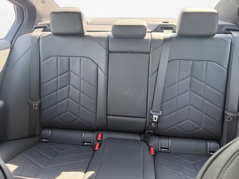 Used 2024 BMW i5 eDrive40i w/ M Sport Package image 12