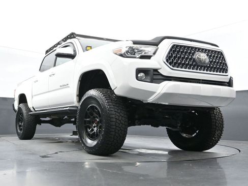 Used 2019 Toyota Tacoma TRD Sport image 42