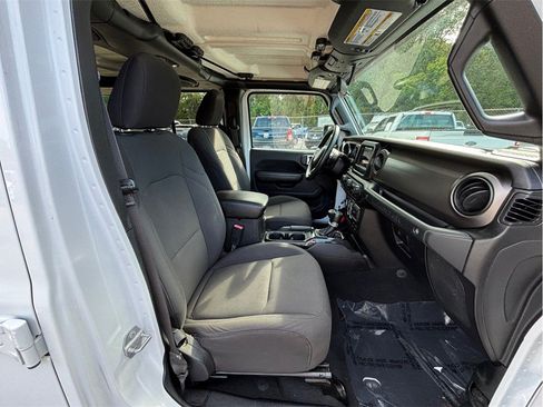 Used 2018 Jeep Wrangler Unlimited Sport S AWD/4WD image 34
