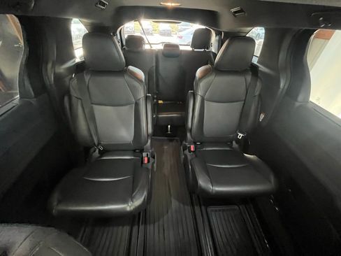 Used 2021 Toyota Sienna XSE image 24