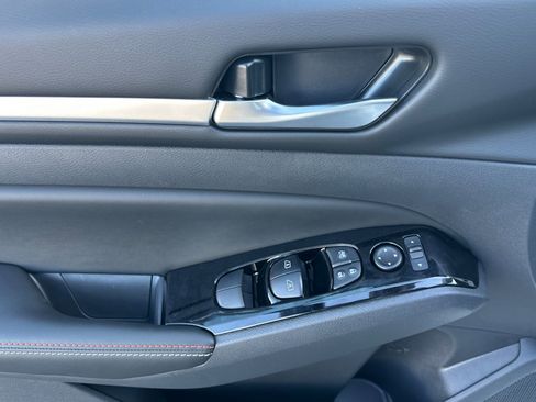 New 2025 Nissan Altima 2.5 SR w/ SR Premium Package image 11