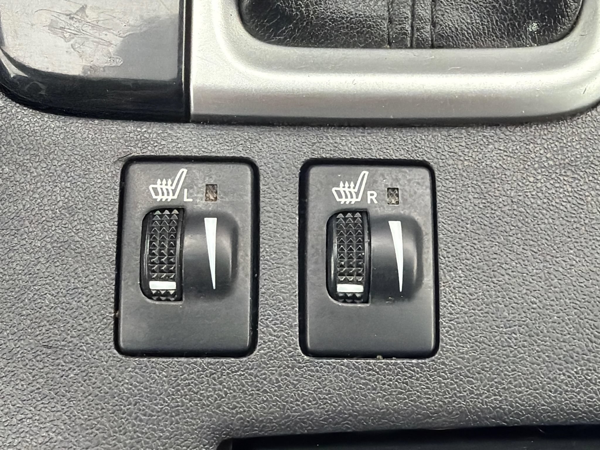 Used 2018 Toyota Highlander XLE AWD/4WD image 16