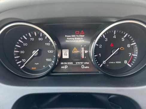 Used 2016 Land Rover Discovery Sport HSE image 14