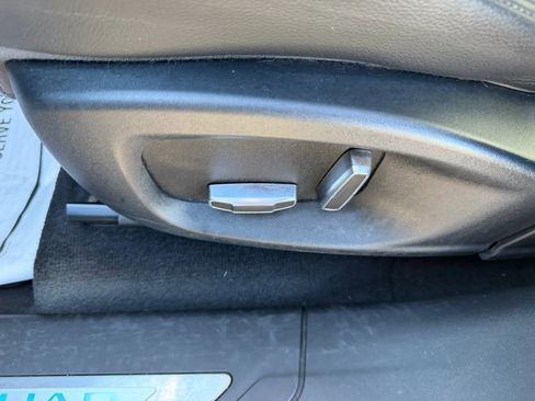 Used 2019 Jaguar F-PACE Premium image 11