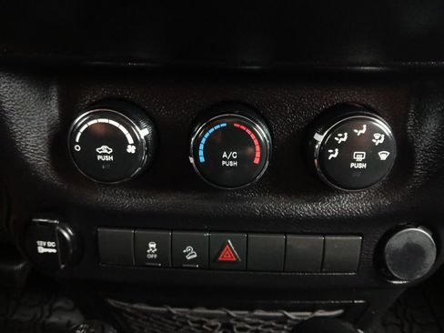 Used 2017 Jeep Wrangler Sport AWD/4WD image 4