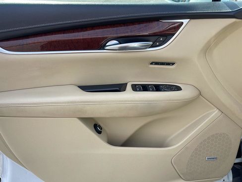 Used 2017 Cadillac XT5 Luxury w/ Driver Awareness Package AWD/4WD image 14