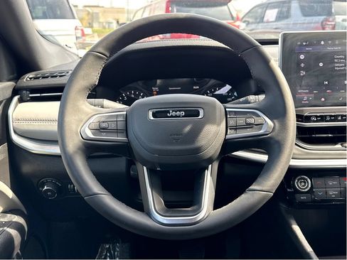 Used 2025 Jeep Compass Limited AWD/4WD image 14