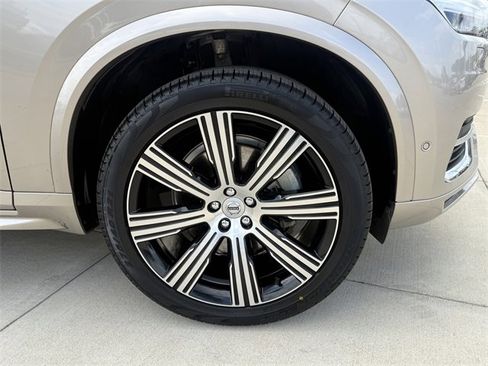 Certified 2023 Volvo XC90 B6 Ultimate w/ Protection Package Premier image 9