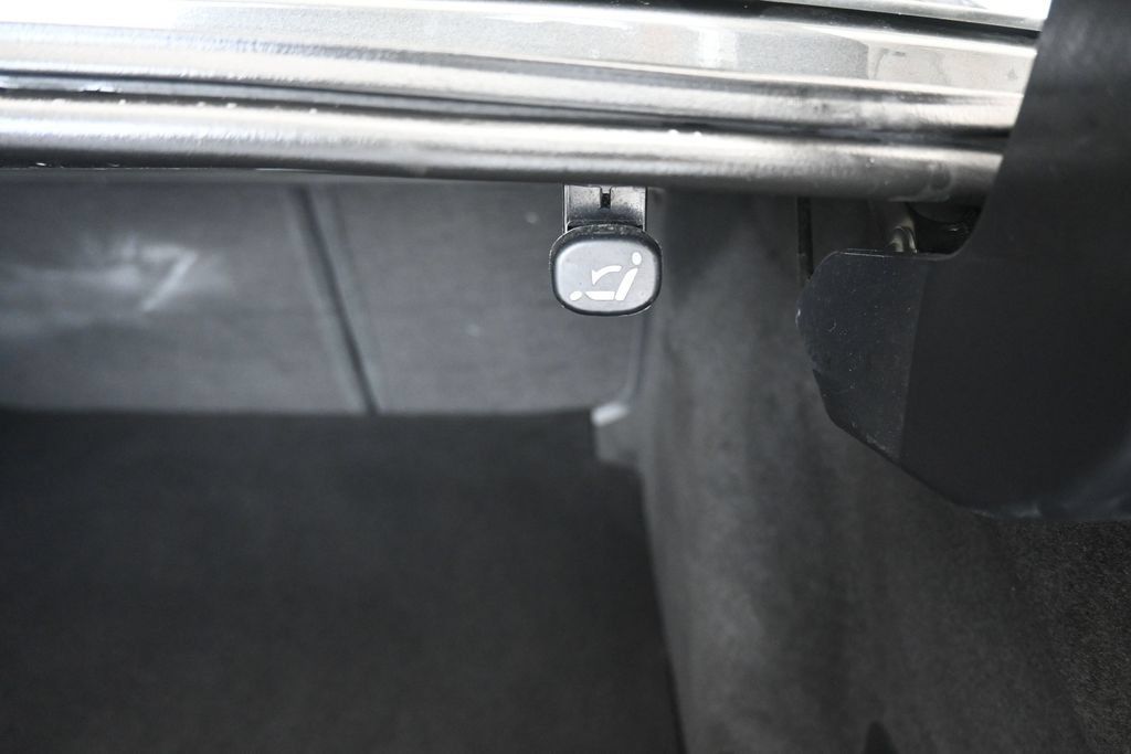 Used 2019 MAZDA MAZDA3 Sedan w/ Preferred Package FWD image 42