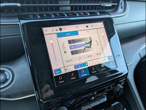 Used 2021 Jeep Grand Cherokee L Limited image 16