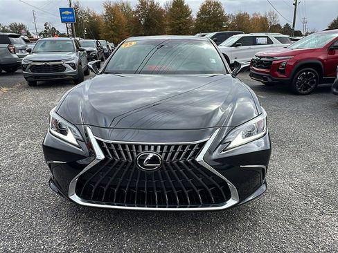 Used 2025 Lexus ES 300h w/ Luxury Package image 2