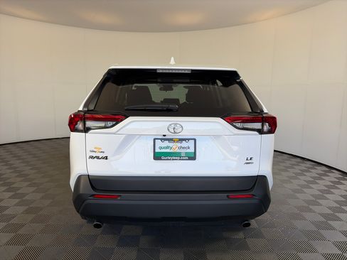 Used 2025 Toyota RAV4 LE AWD/4WD image 9