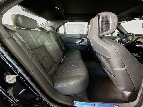 New 2026 BMW 740i w/ Premium Package image 29