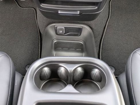 New 2026 Chrysler Pacifica Select image 21