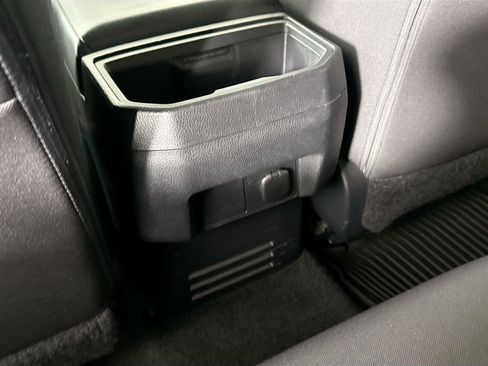Certified 2025 Toyota Tacoma SR5 AWD/4WD image 34