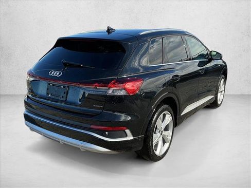 Used 2023 Audi Q4 e-tron Prestige w/ 20" Wheel Package image 5