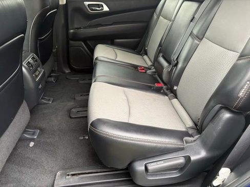 Used 2020 Nissan Pathfinder SV AWD/4WD image 11
