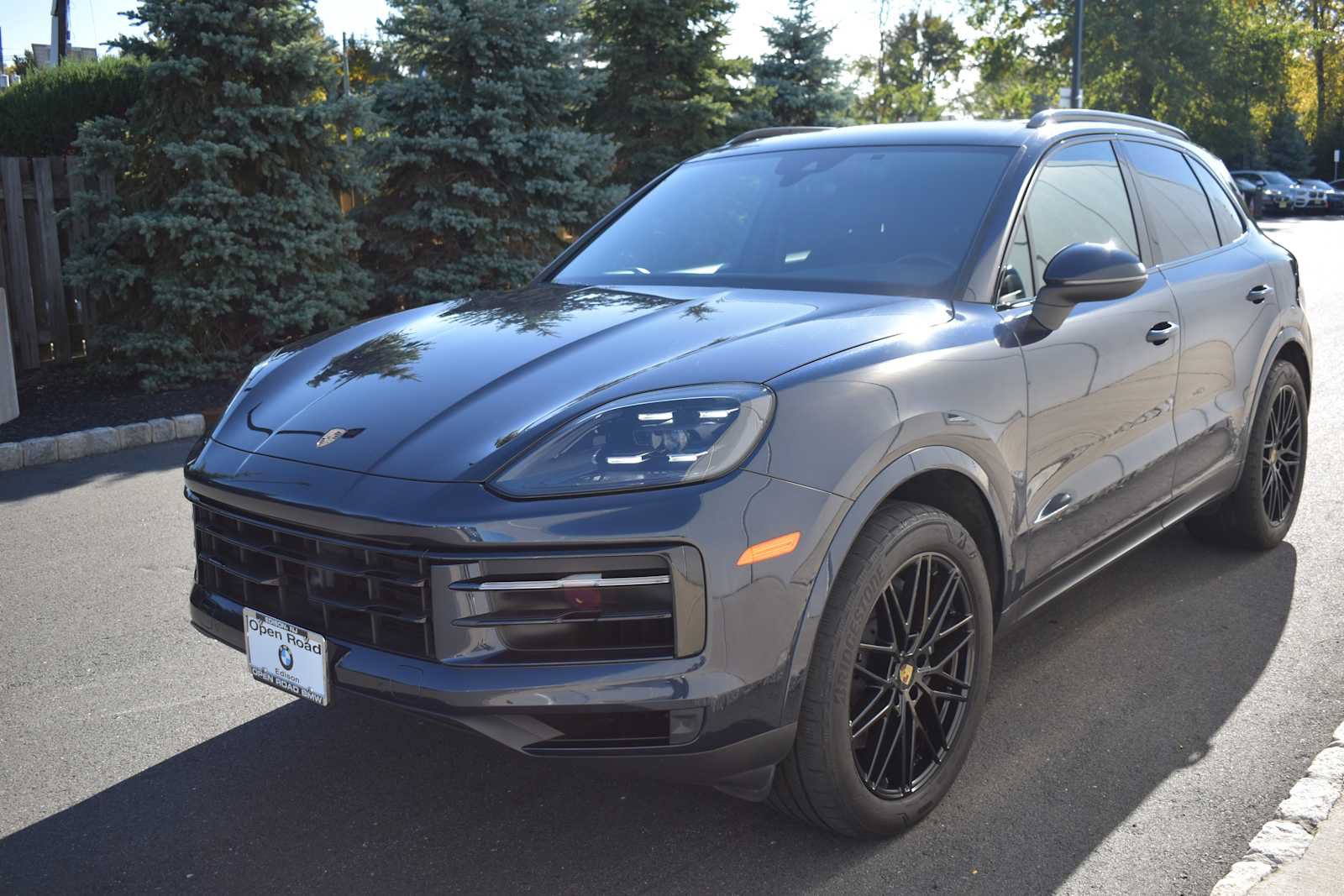 Used 2024 Porsche Cayenne AWD/4WD image 3