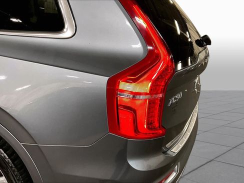 Used 2020 Volvo XC90 T6 Momentum w/ Protection Package Premier AWD/4WD image 29