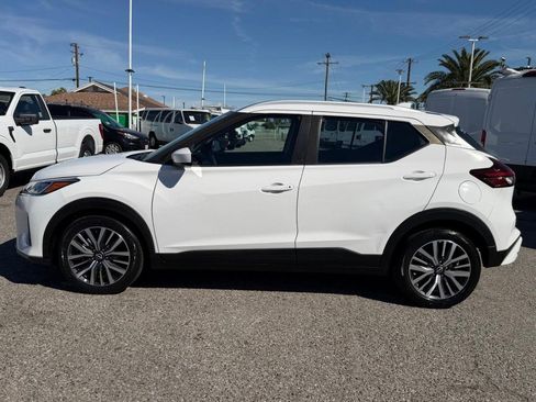 Used 2022 Nissan Kicks SV image 10
