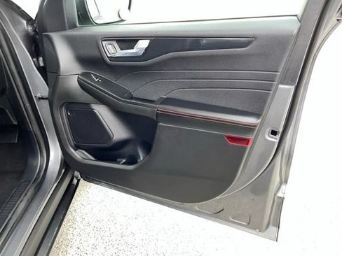 Used 2023 Ford Escape ST-Line FWD image 18