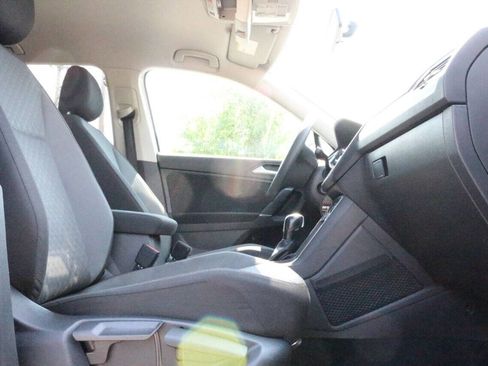 Used 2020 Volkswagen Tiguan S image 18