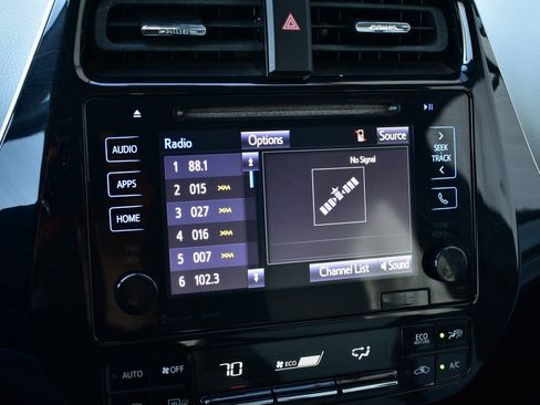 Used 2017 Toyota Prius Four Touring w/ Protection Package image 32