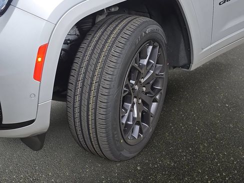 Used 2023 Jeep Grand Cherokee L Summit AWD/4WD image 38